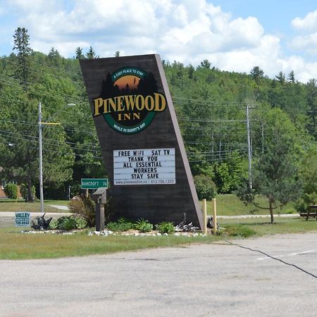 Pinewood Inn Barrys Bay Extérieur photo