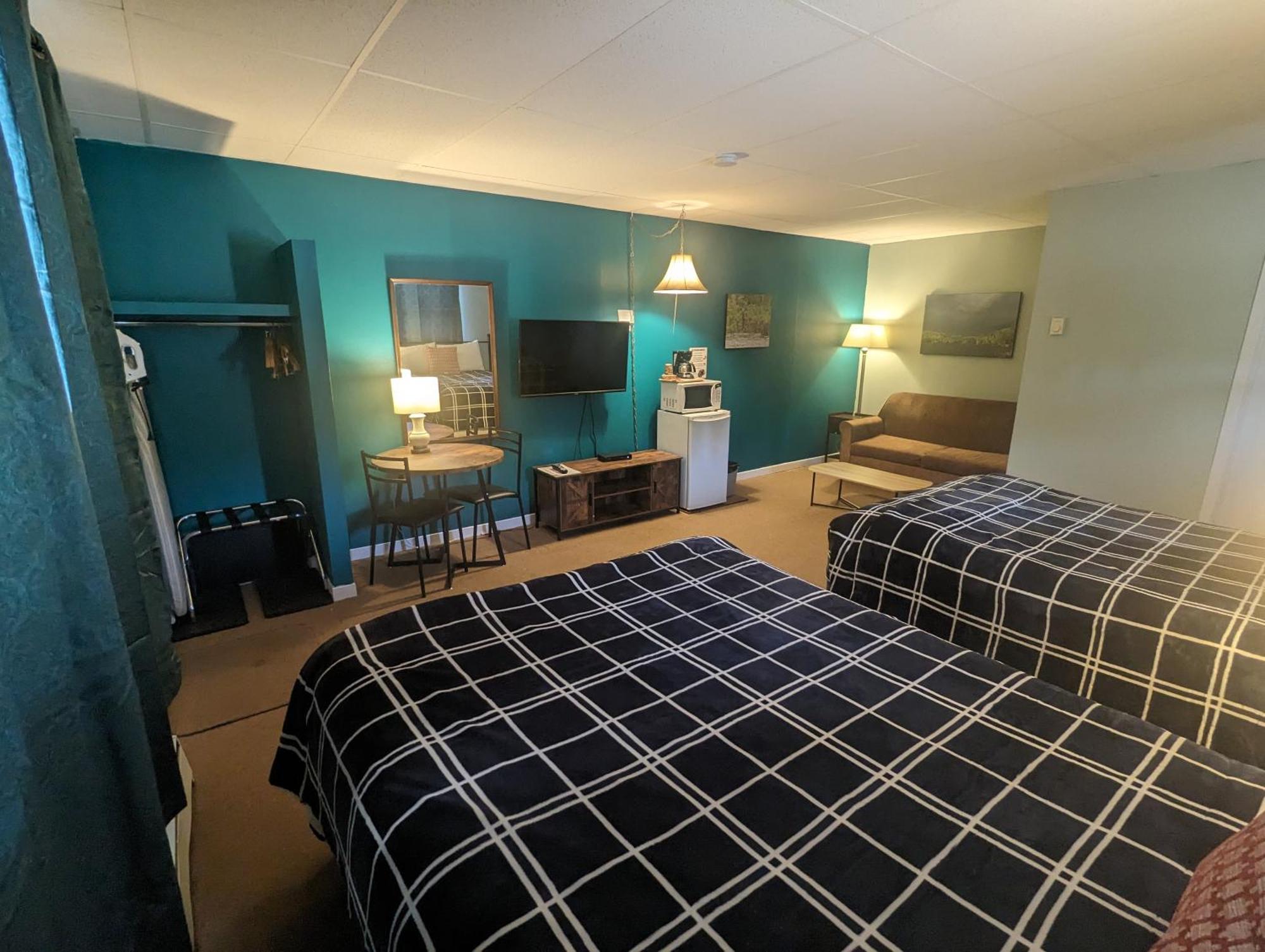 Pinewood Inn Barrys Bay Extérieur photo